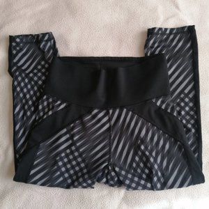 Adidas Gray & Black Printed High Rise Crop Capris Leggings